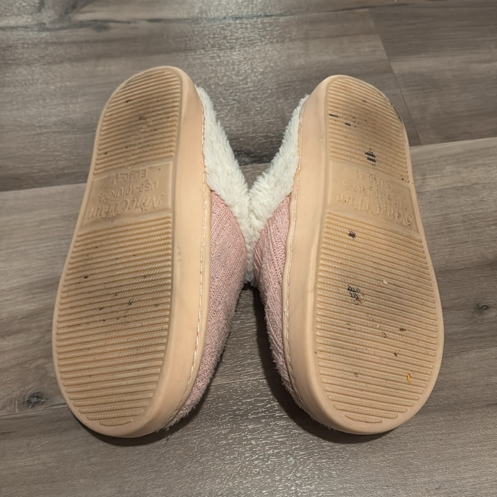 Pink House Slippers - Picture 5 of 5